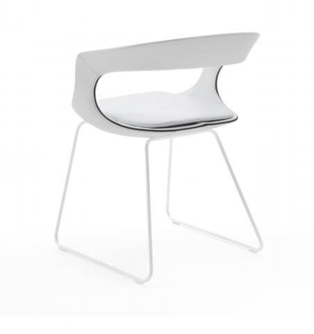 Lomacasa_Pellizzoni_Frenchkiss-Low-Back-Armchair_featured